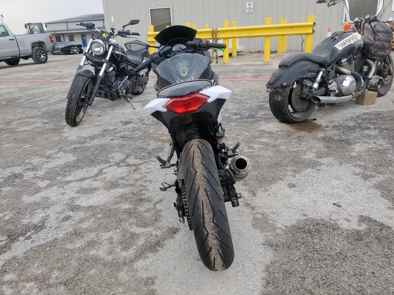 jkaex8a15gda27184 JKAEX8A15GDA27184 2016 Kawasaki Ex300 A