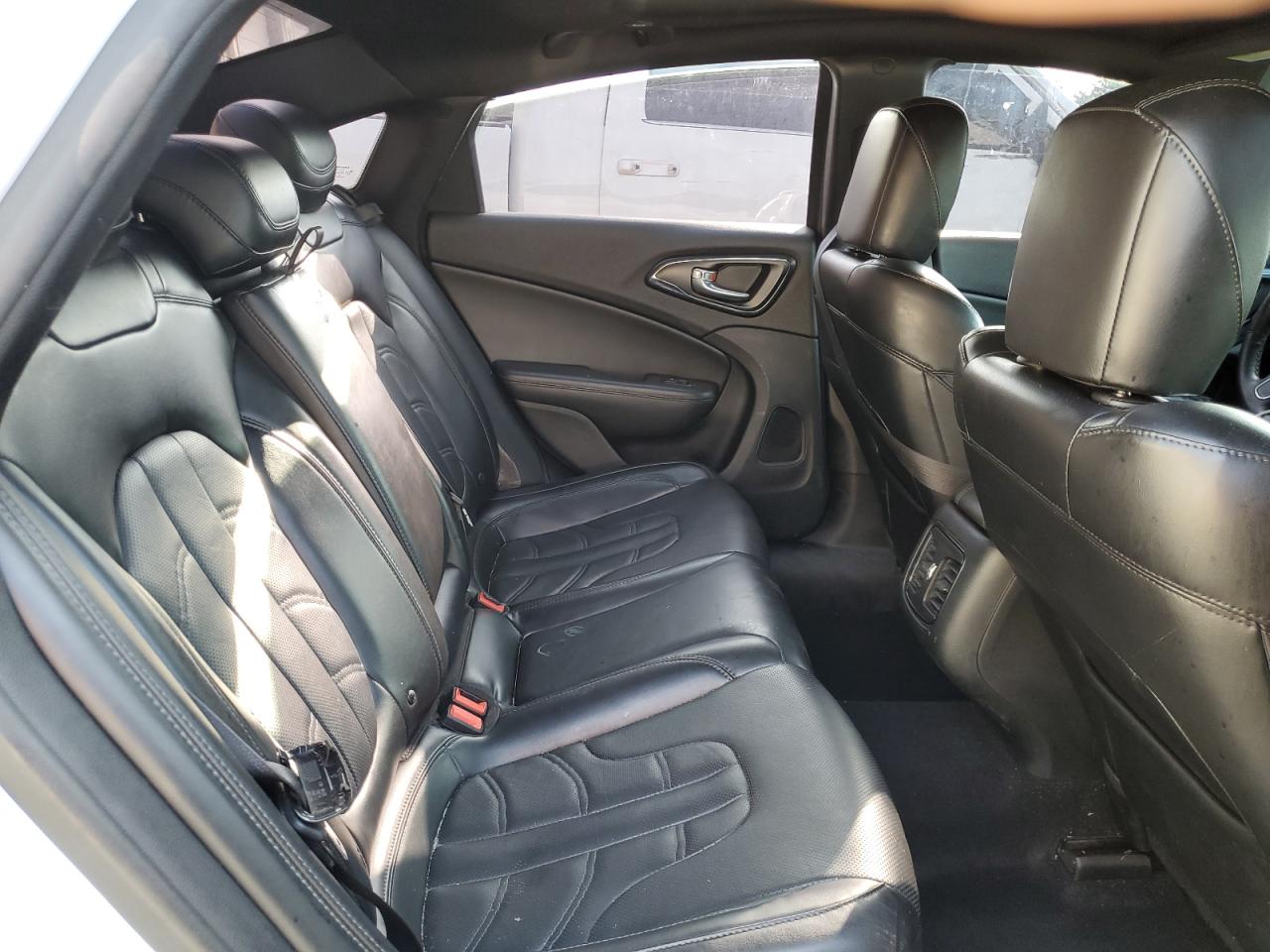 2015 Chrysler 200 S VIN: 1C3CCCBG4FN706985 Lot: 64621245