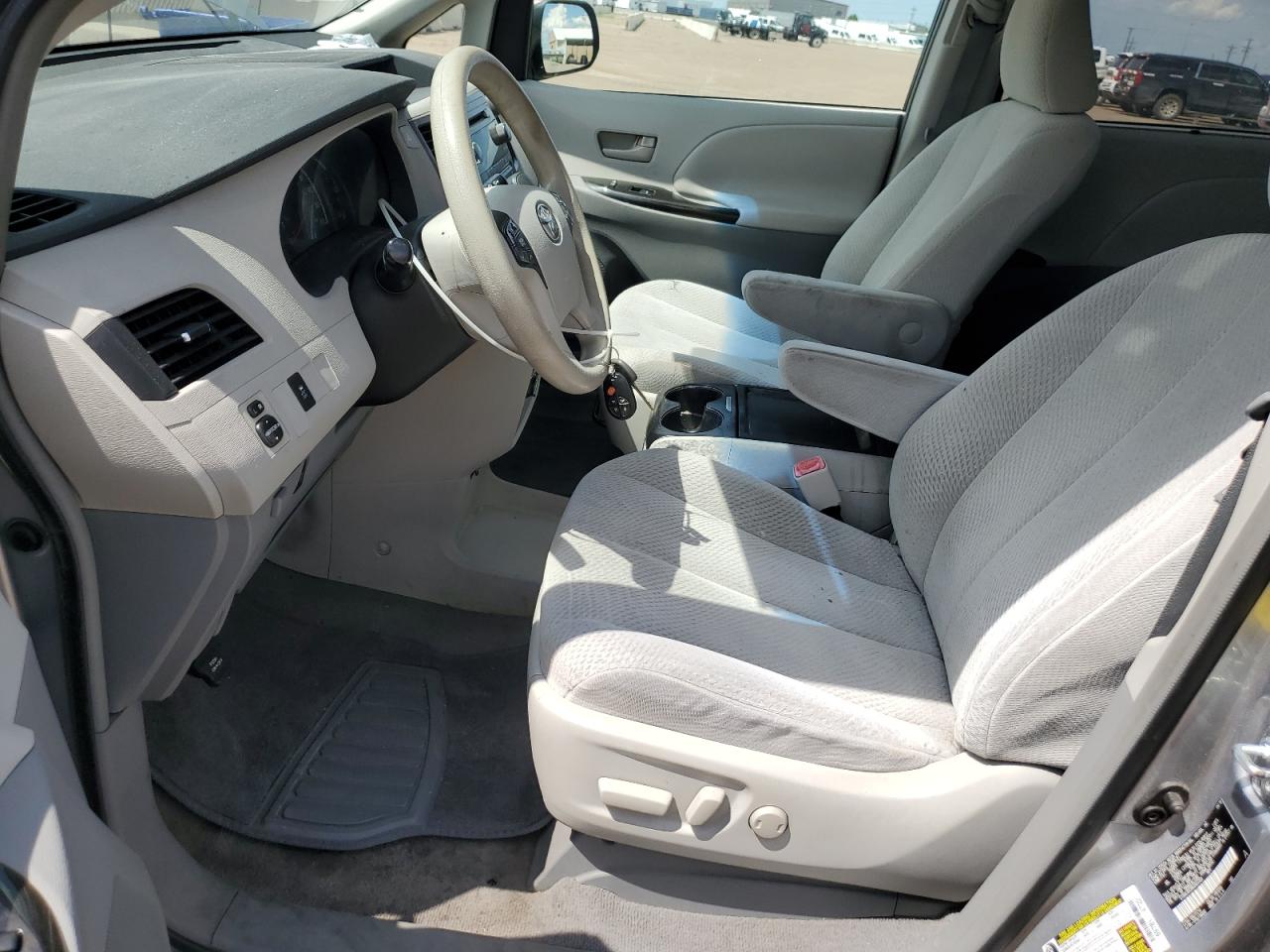 2011 Toyota Sienna Le VIN: 5TDKK3DC8BS065350 Lot: 63102045