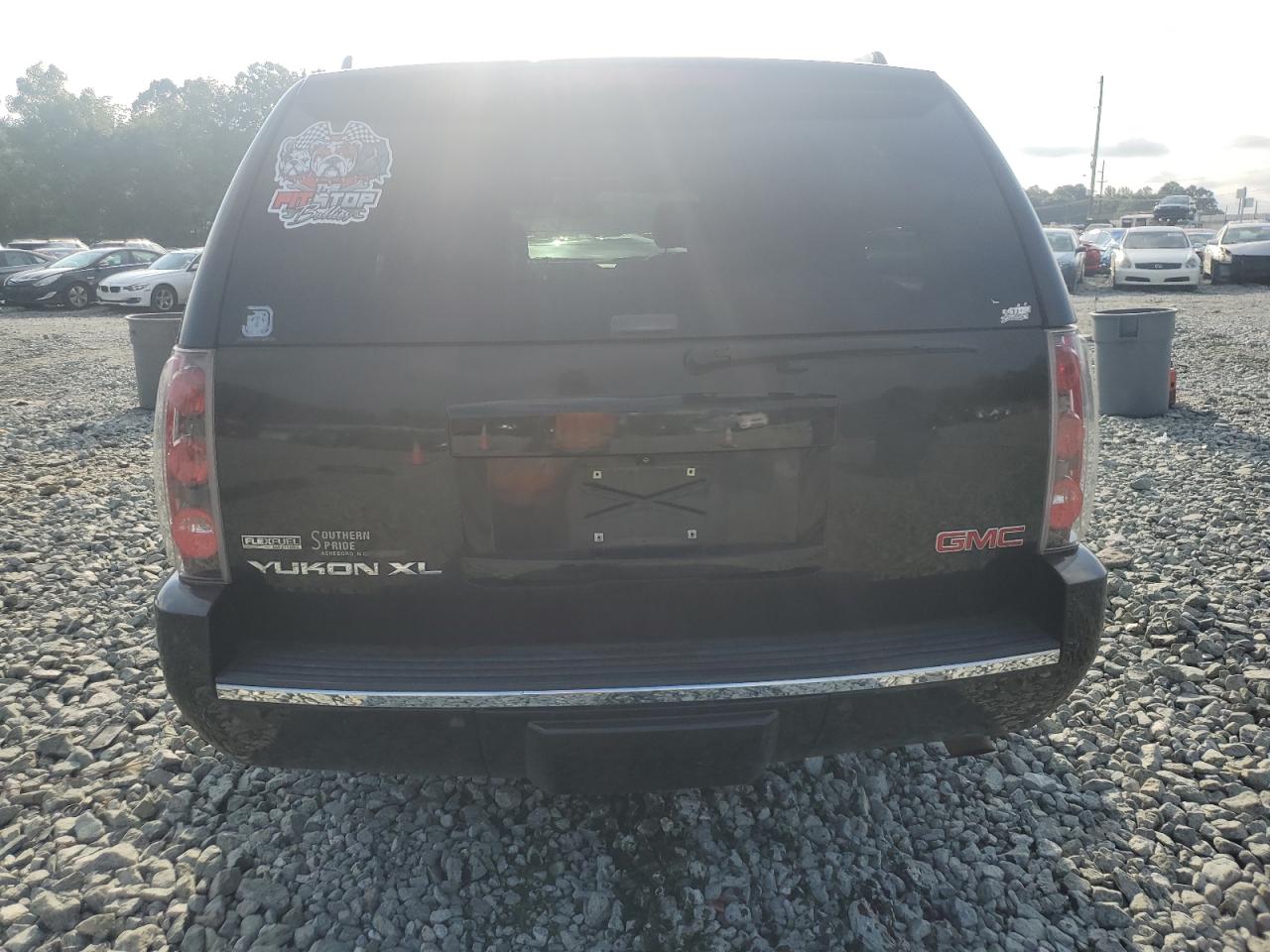 2009 GMC Yukon Xl Denali VIN: 1GKFK06269R300913 Lot: 62919015
