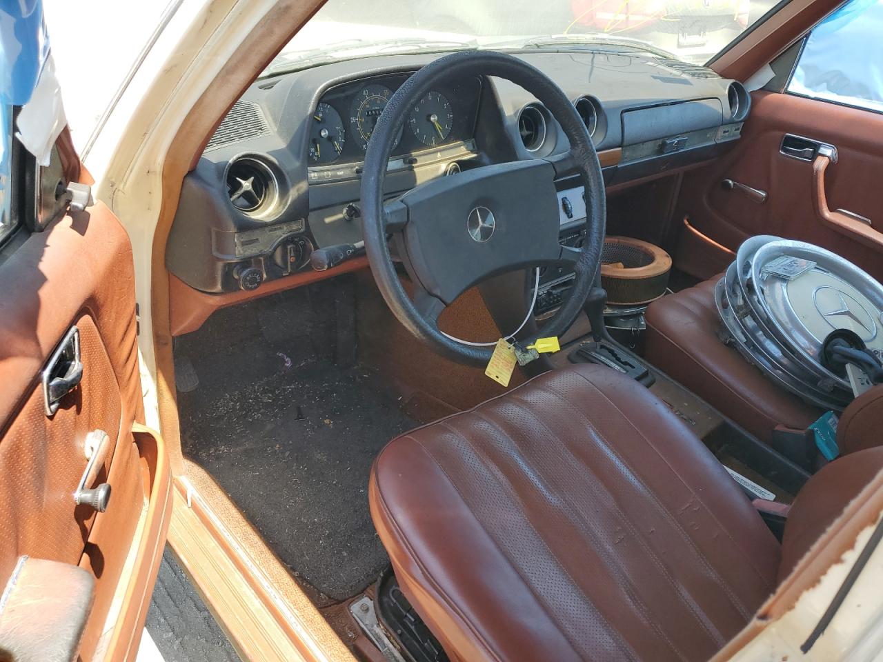 1982 Mercedes-Benz 240 D VIN: WDBAB23A0CB297423 Lot: 64999775