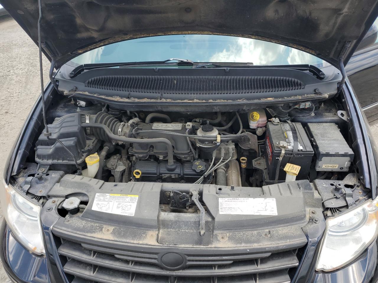 2005 Chrysler Town & Country Limited VIN: 2C4GP64L85R185512 Lot: 63943465