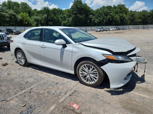  TOYOTA CAMRY 2018 Biały