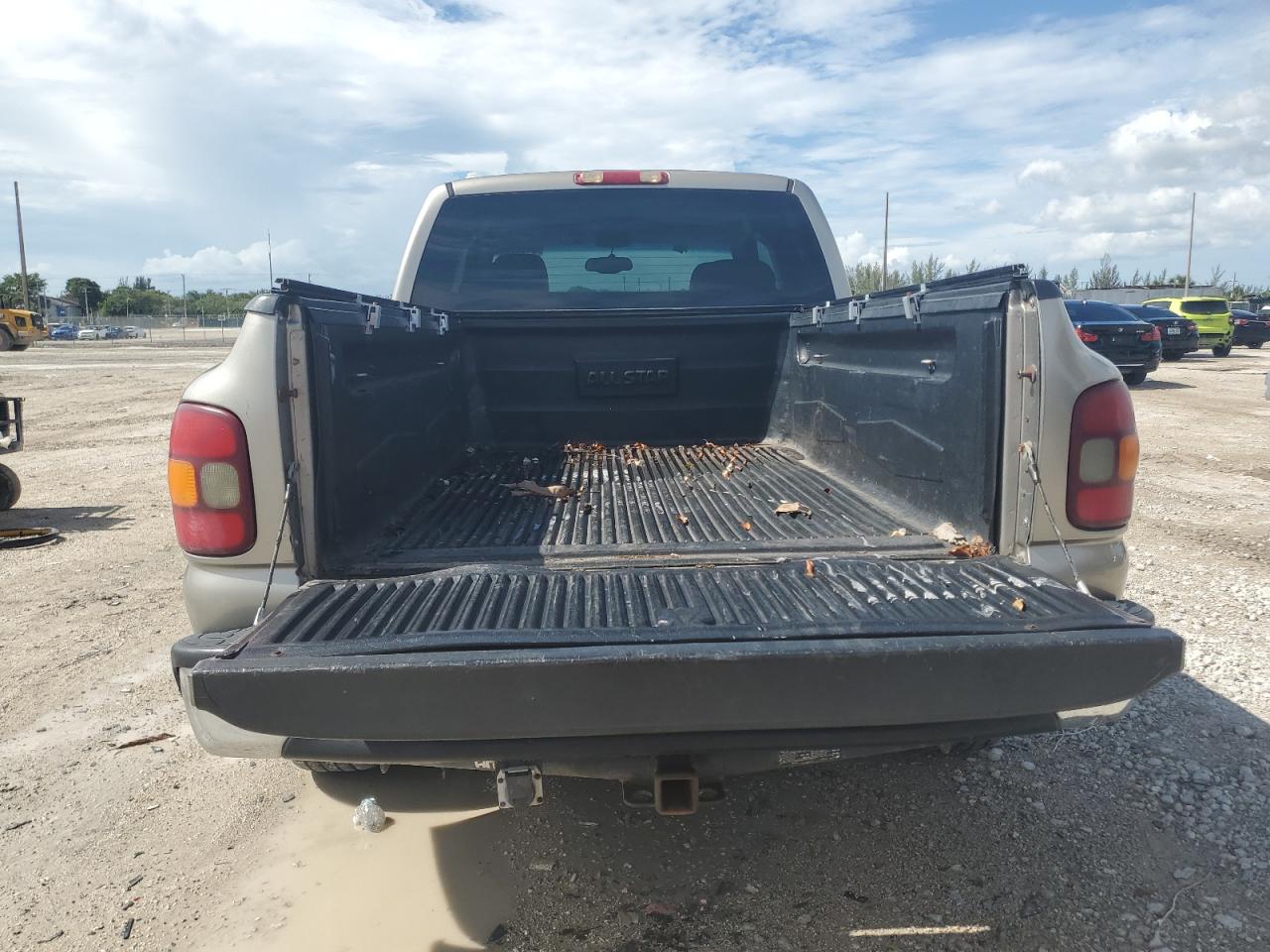 2003 GMC New Sierra C1500 VIN: 1GTEC19V23Z320955 Lot: 64997665