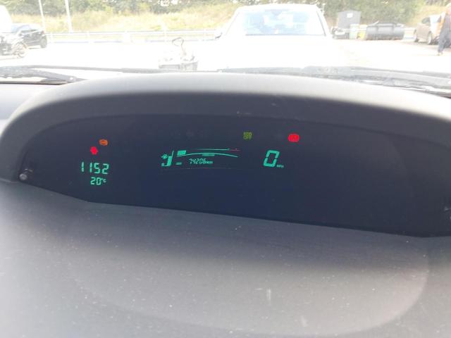 2010 TOYOTA YARIS TR V