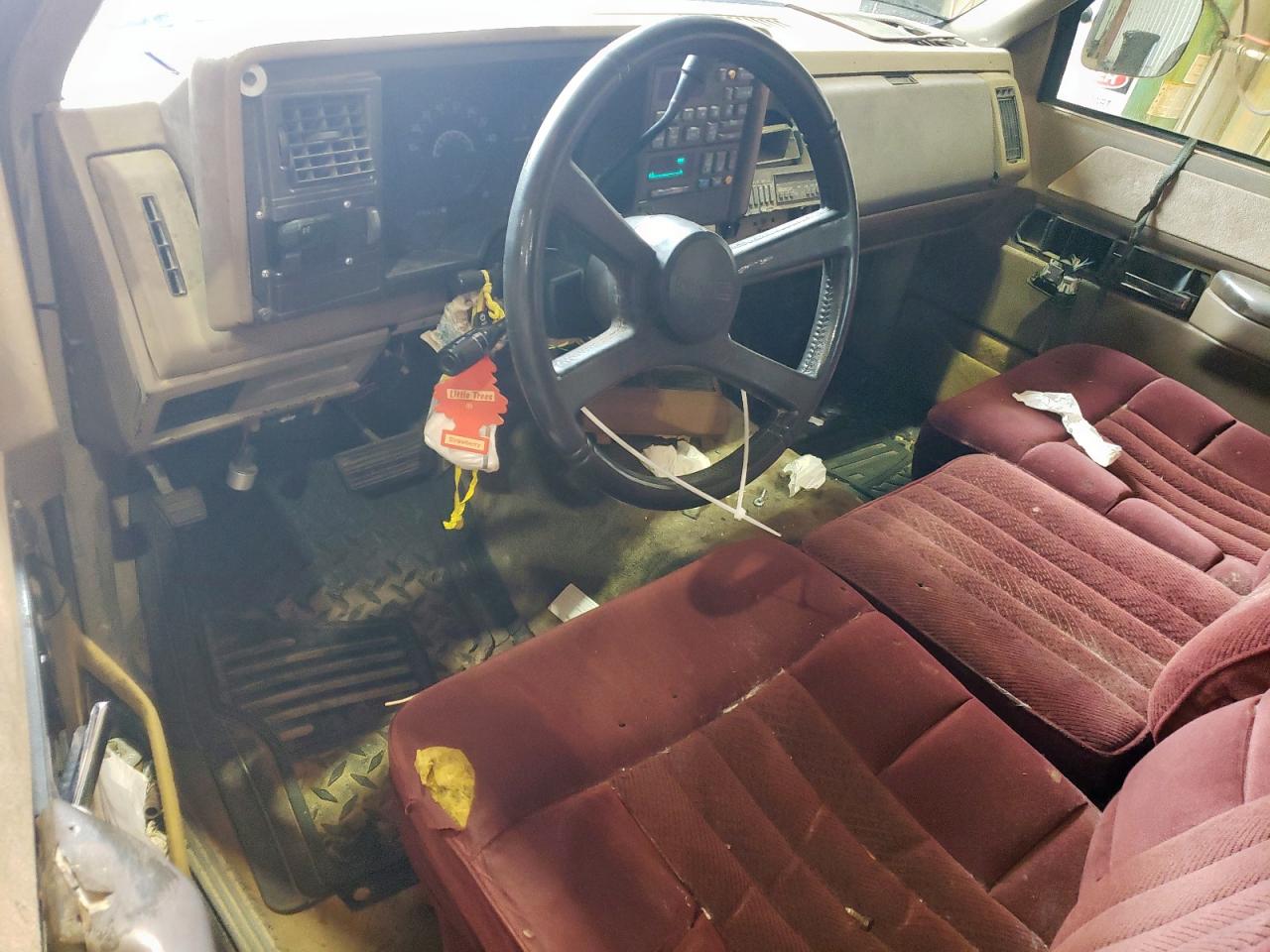 1989 Chevrolet Gmt-400 C1500 VIN: 1GCDC14K6KZ125335 Lot: 64046405