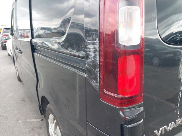 2015 VAUXHALL VIVARO 270