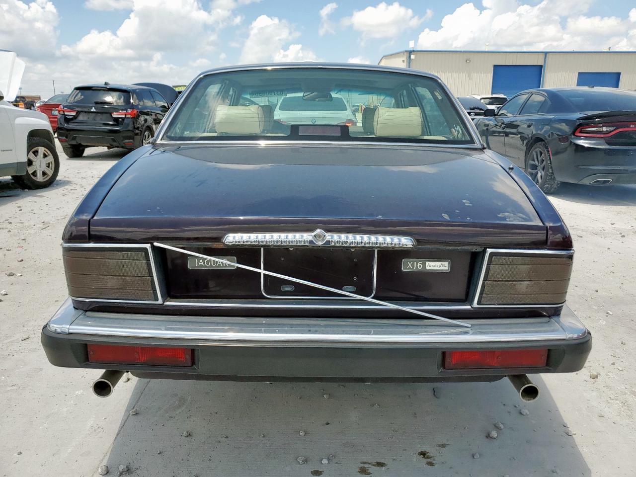 1993 Jaguar Xj6 Vanden Plas VIN: SAJKW174XPC681929 Lot: 63790895