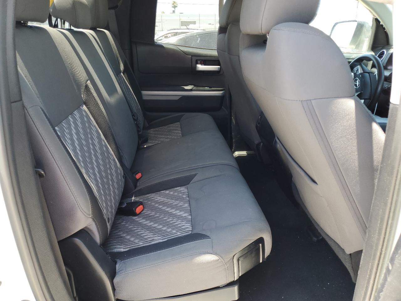 2018 Toyota Tundra Double Cab Sr VIN: 5TFRY5F12JX240608 Lot: 63148245