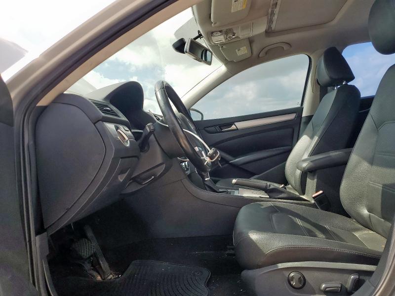  VOLKSWAGEN PASSAT 2012 Srebrny