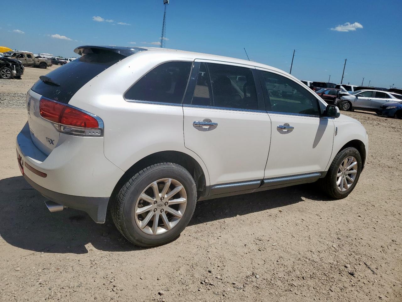 2011 Lincoln Mkx white null gas 2LMDJ6JK9BBJ34640 photo #4