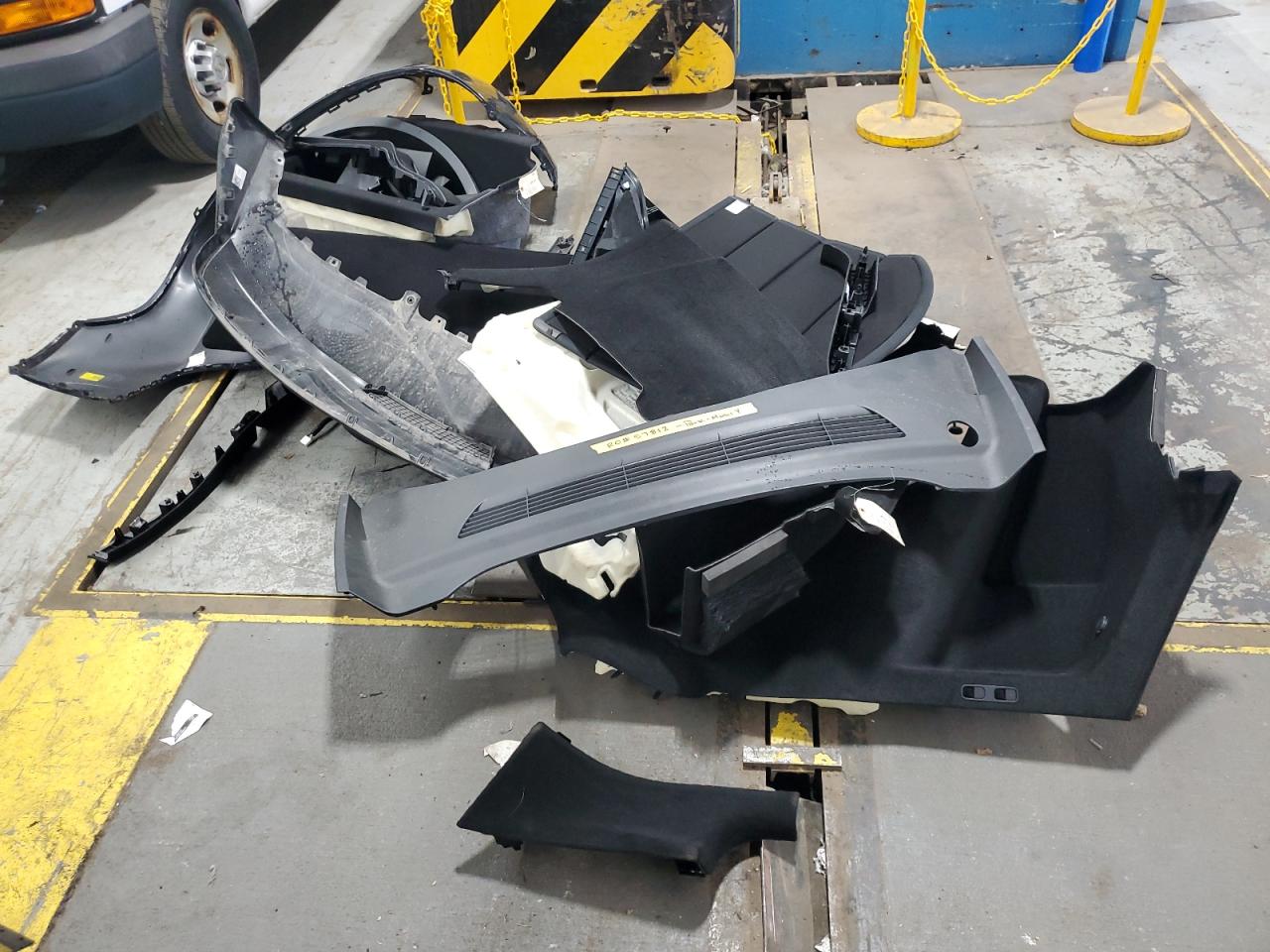 2025 Tesla Model Y VIN: 7SAYGDEE6SF287104 Lot: 67078875