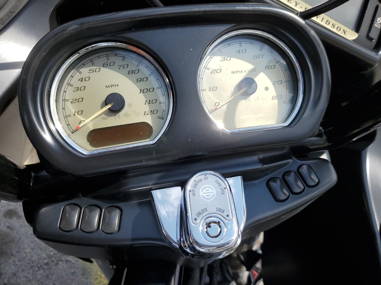 2017 Harley-Davidson Fltrxs Road Glide Special VIN: 1HD1KTC31HB610770 Lot: 65062445