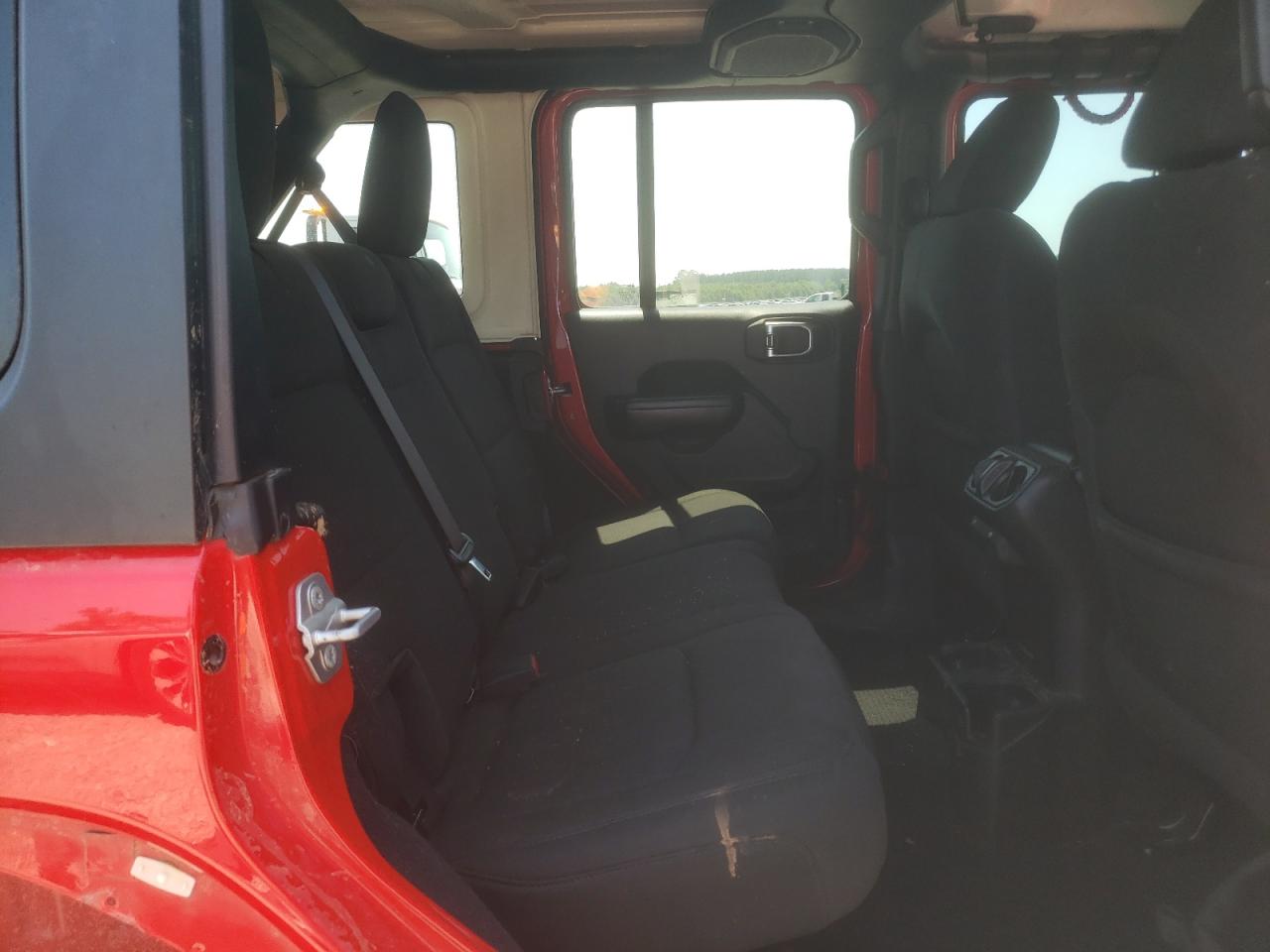 2018 Jeep Wrangler Unlimited Sport VIN: 1C4HJXDN6JW198418 Lot: 64064375