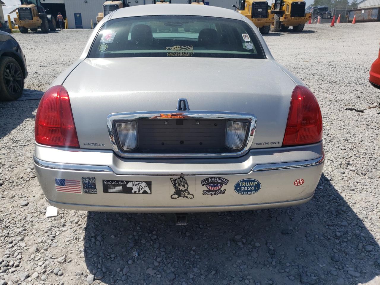 2007 Lincoln Town Car Signature Limited VIN: 1LNHM82V67Y626240 Lot: 90410865