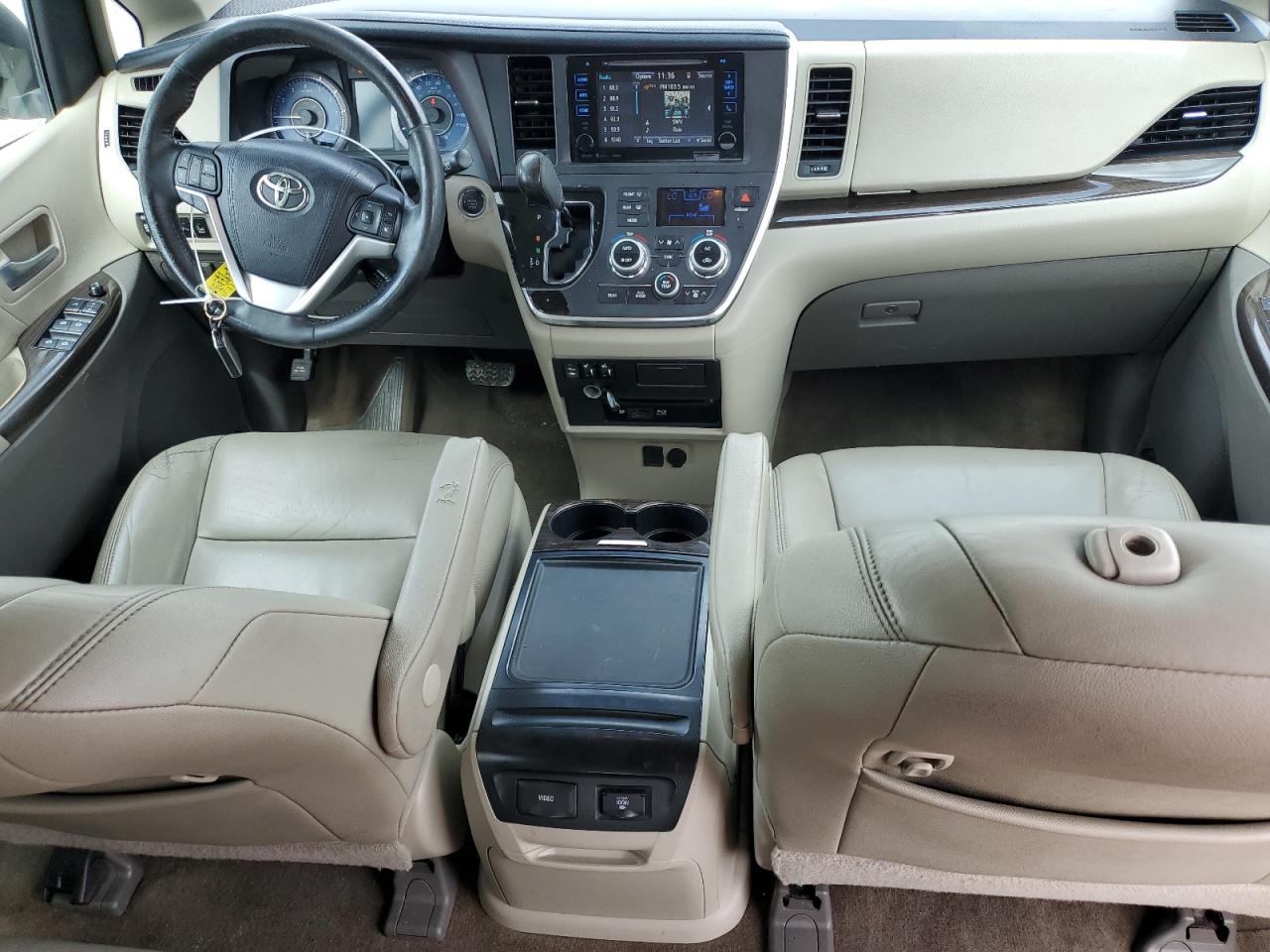 2017 Toyota Sienna Xle VIN: 5TDYZ3DC0HS782307 Lot: 65030645
