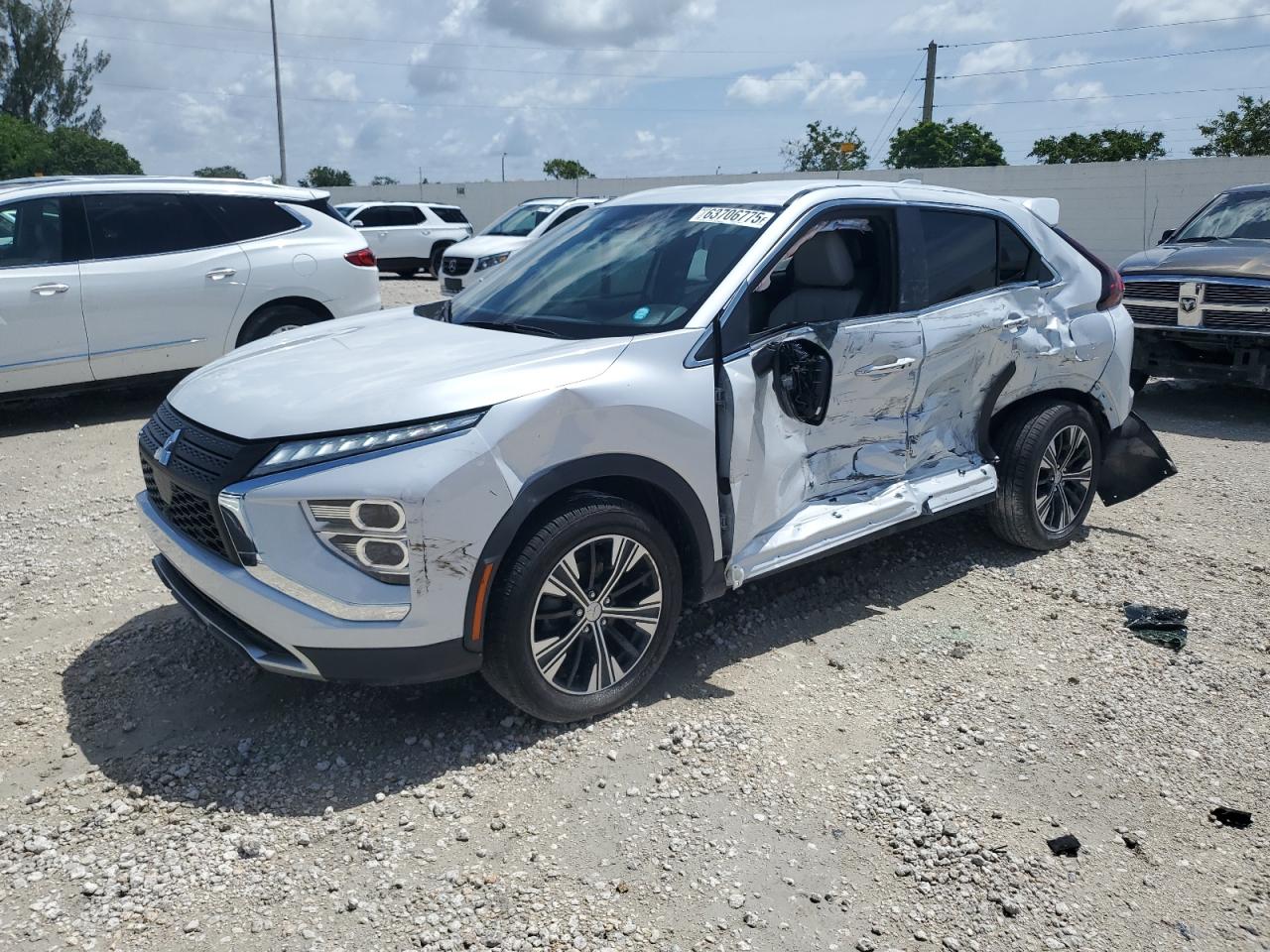 MITSUBISHI HV-V7000 ❷ 2022 MITSUBISHI ECLIPSE CROSS | SE