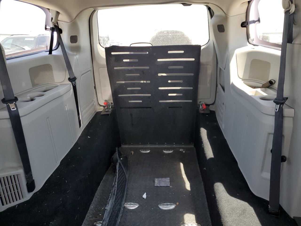2016 Dodge Grand Caravan Sxt VIN: 2C4RDGCG5GR330049 Lot: 64740945