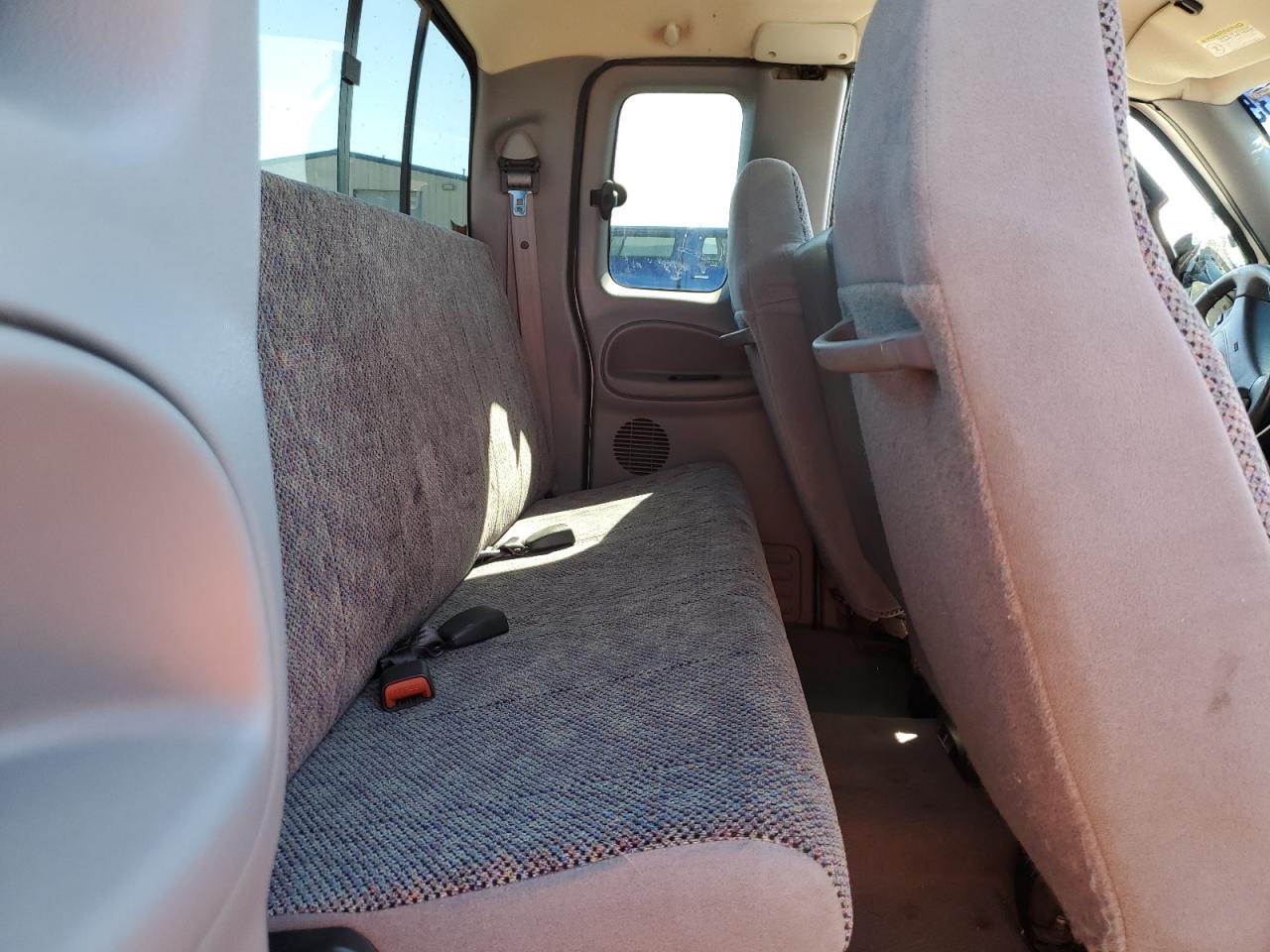 1998 Dodge Ram 2500 VIN: 1B7KF23D9WJ132663 Lot: 63760335