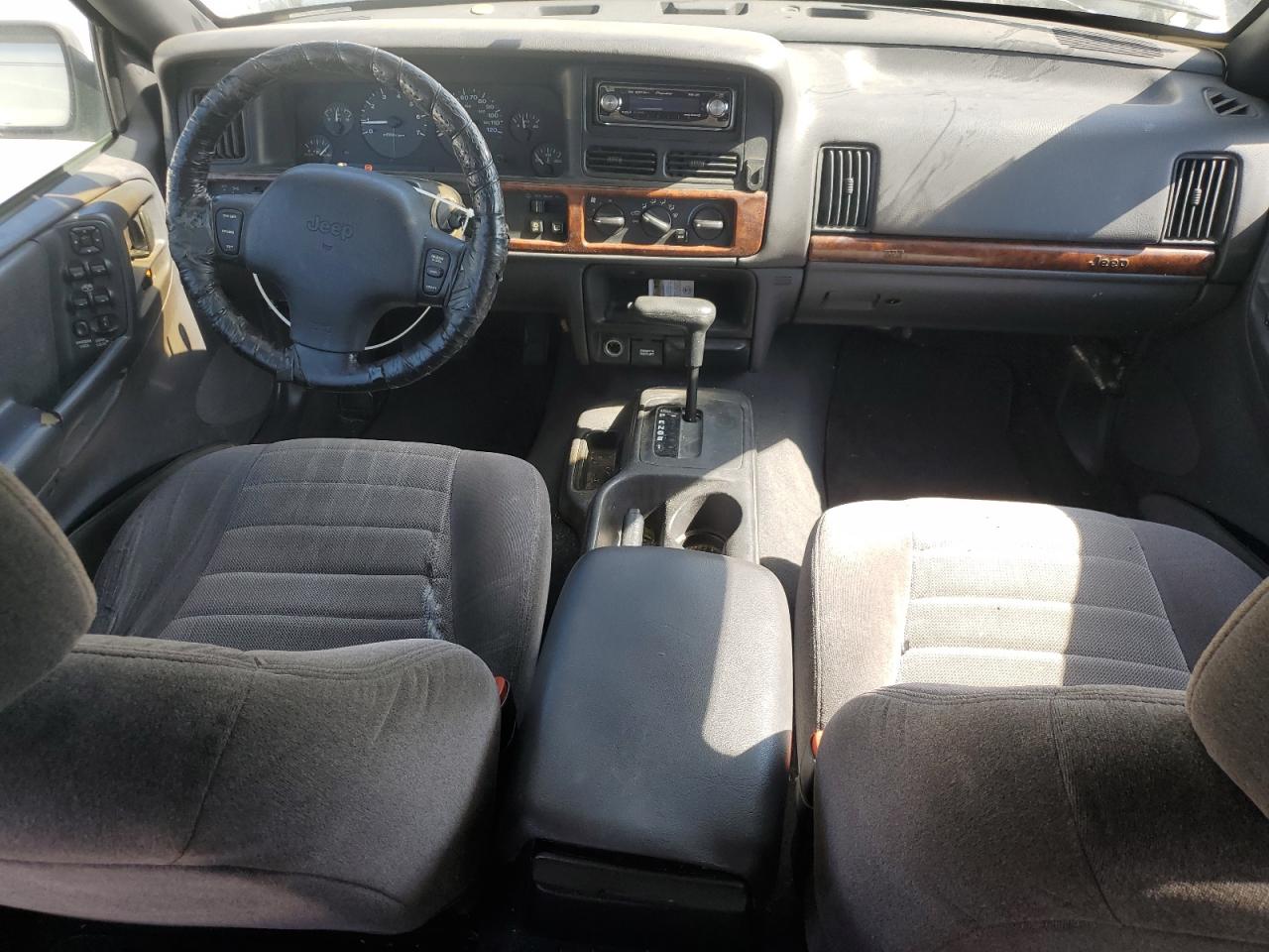 1997 Jeep Grand Cherokee Laredo VIN: 1J4FX58S1VC743761 Lot: 64685865
