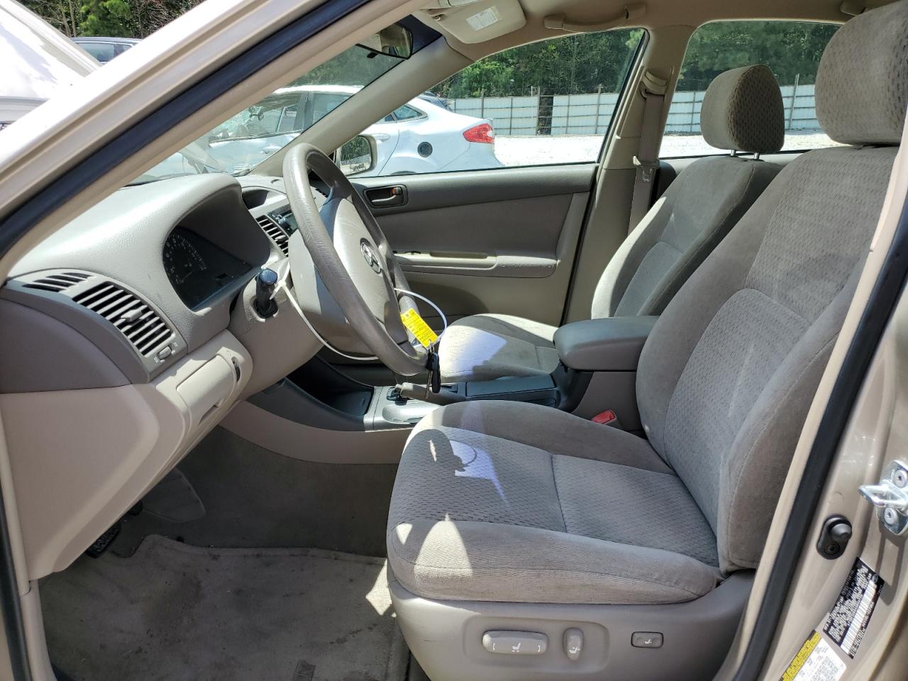 2004 Toyota Camry Le VIN: 4T1BE32K04U846729 Lot: 64983695