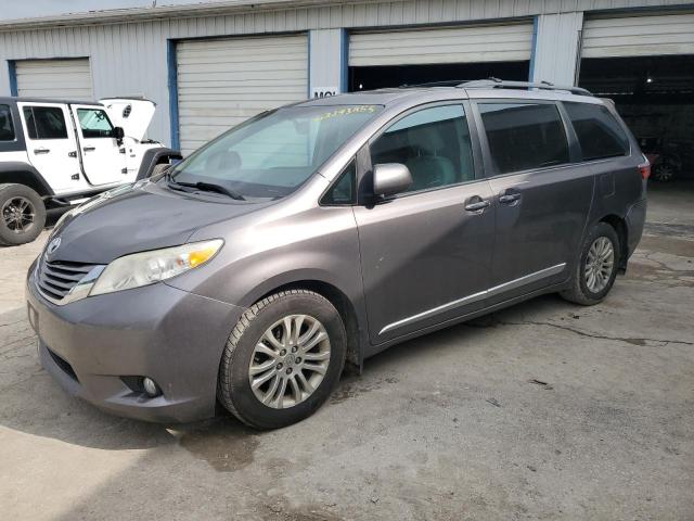 2016 Toyota Sienna Xle  