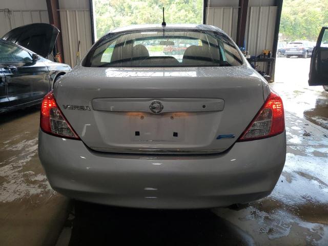  NISSAN VERSA 2014 Сріблястий