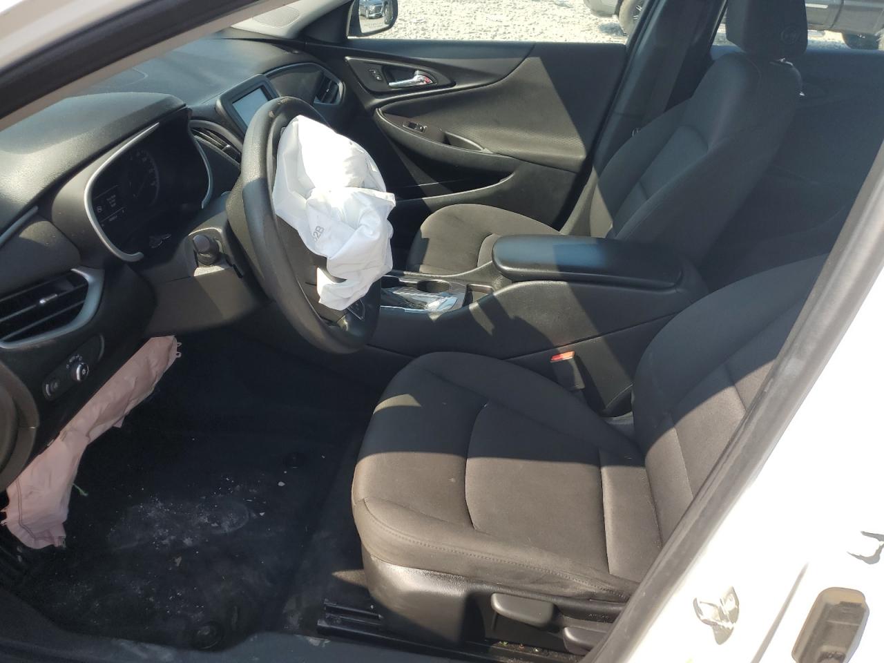 1g1zb5st2jf228952 1G1ZB5ST2JF228952 2018 Chevrolet Malibu Ls