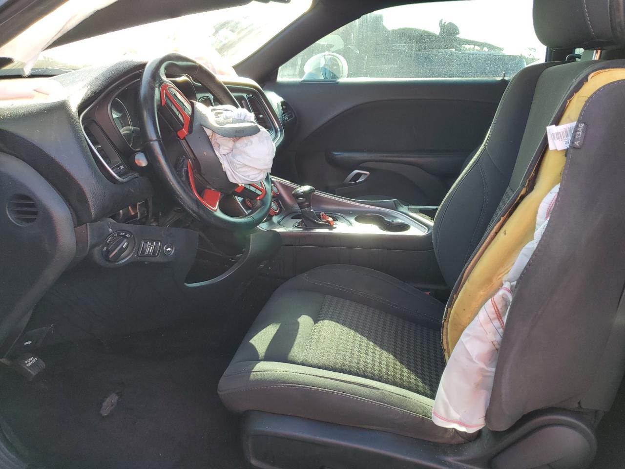 2018 Dodge Challenger Sxt VIN: 2C3CDZAGXJH121752 Lot: 65638395