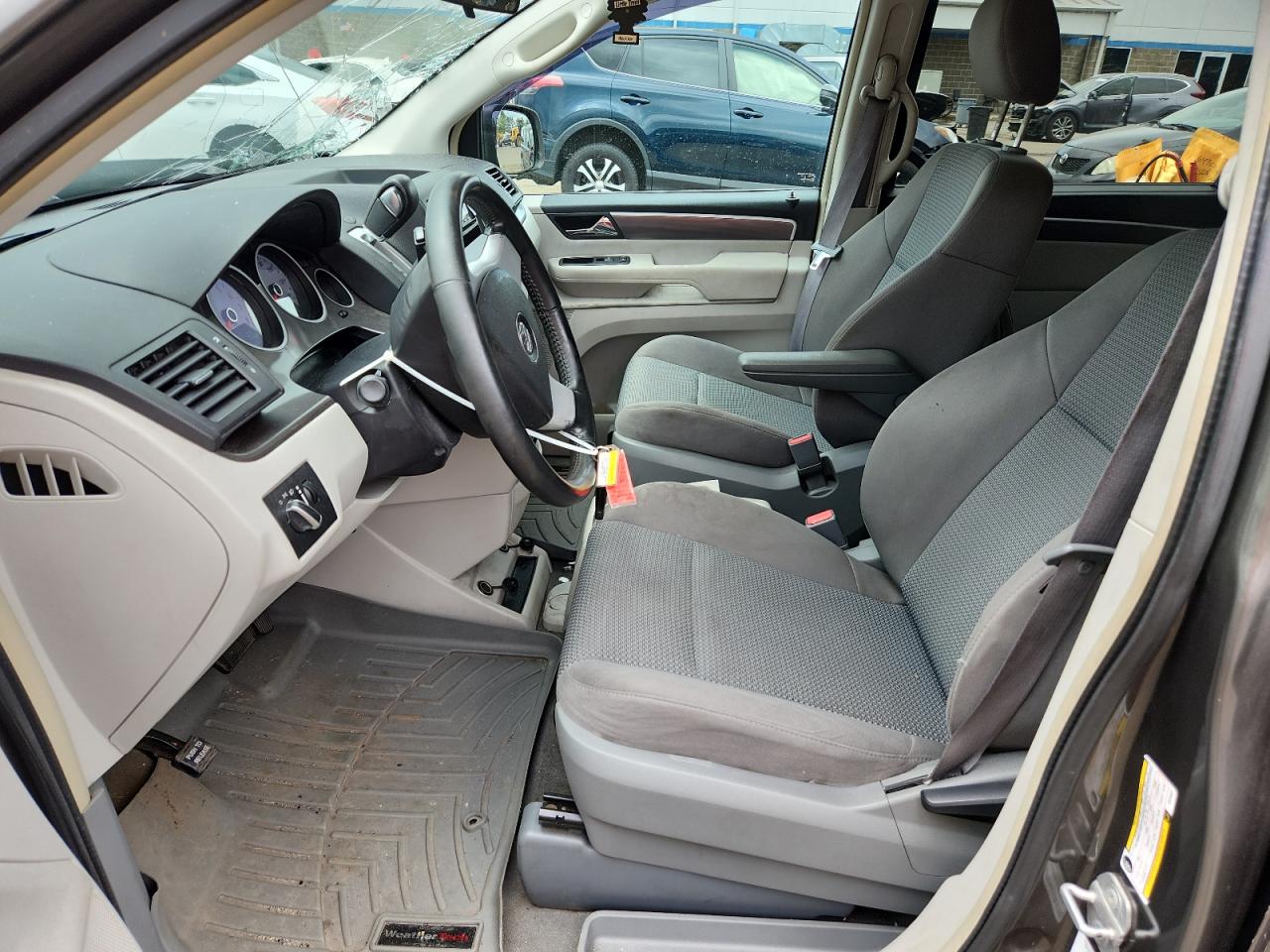 2010 Volkswagen Routan S VIN: 2V4RW4D18AR236537 Lot: 65348115