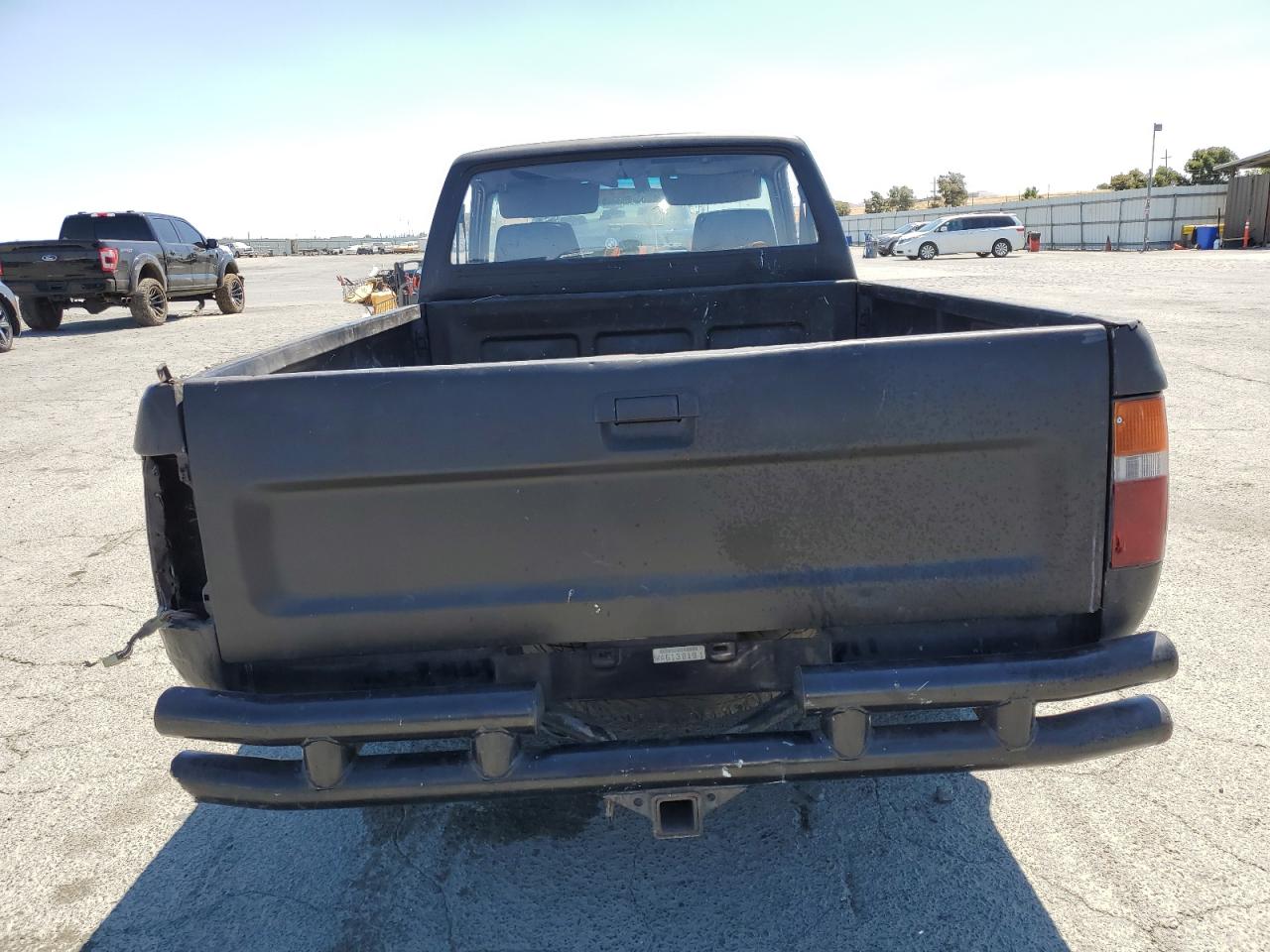 1992 Toyota Pickup 1/2 Ton Short Wheelbase VIN: JT4RN81A9N0090450 Lot: 64424095