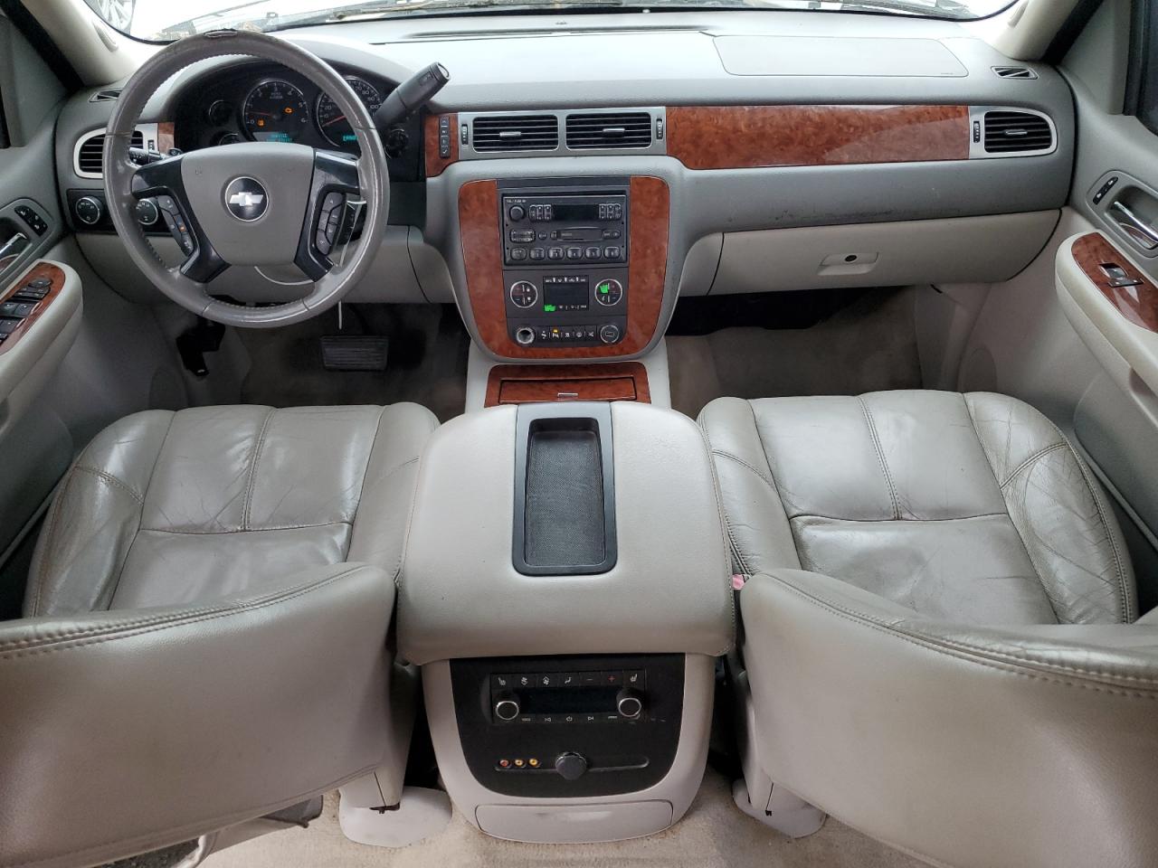 2007 Chevrolet Suburban K1500 VIN: 1GNFK16327R387871 Lot: 62581985