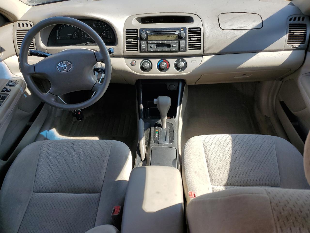 2003 Toyota Camry Le VIN: 4T1BF32K33U037690 Lot: 64048245
