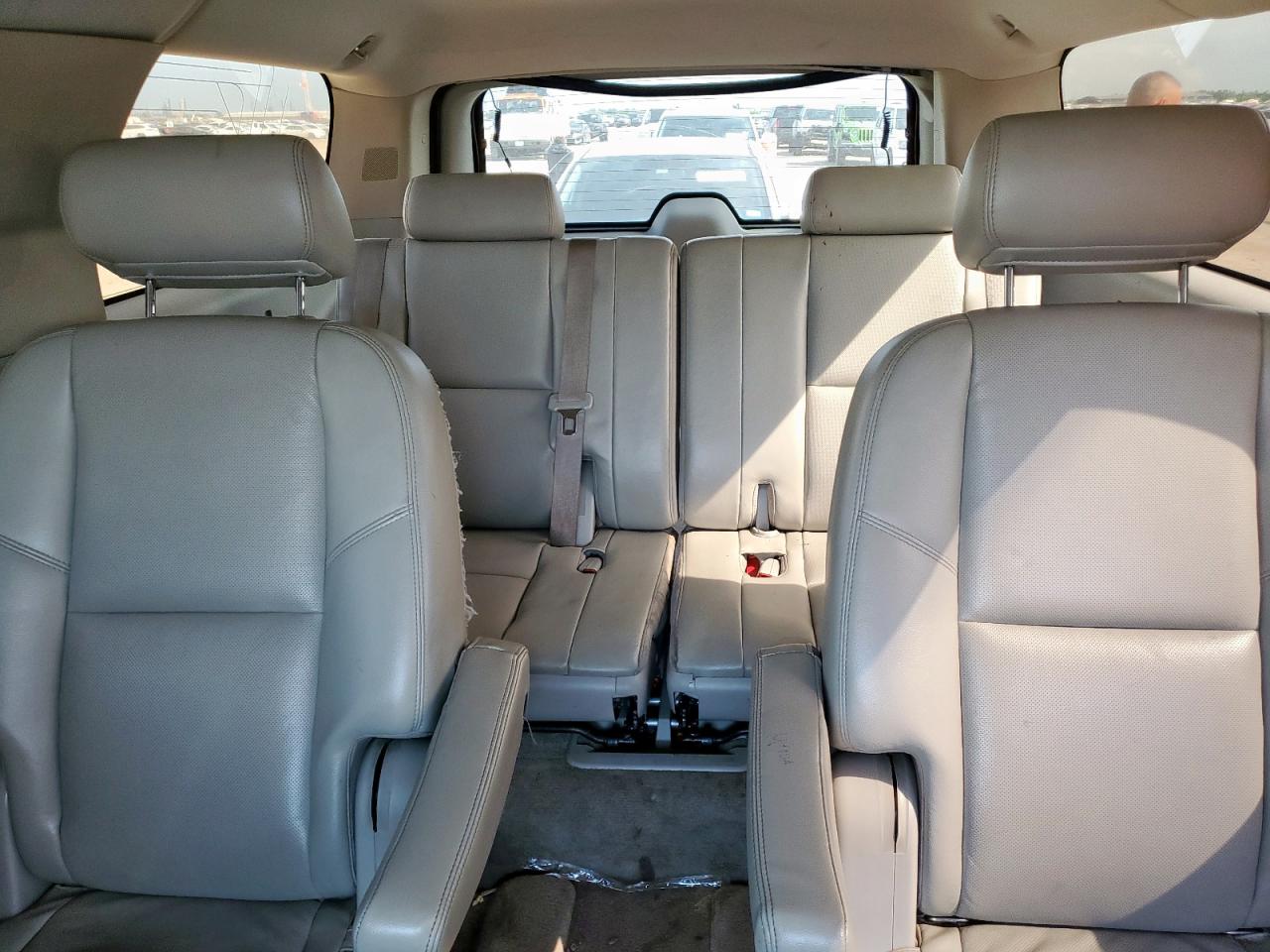 2010 Chevrolet Suburban C1500 Ltz VIN: 1GNUCKE06AR192610 Lot: 64854565