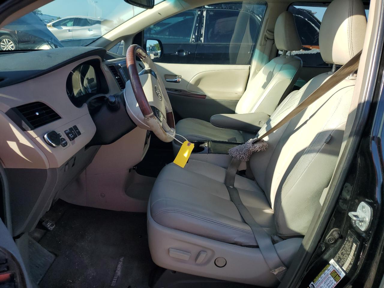 2012 Toyota Sienna Xle VIN: 5TDYK3DC1CS220347 Lot: 65015615