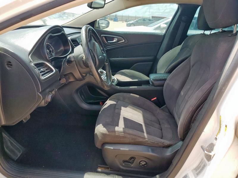 Sedans CHRYSLER 200 2015 White