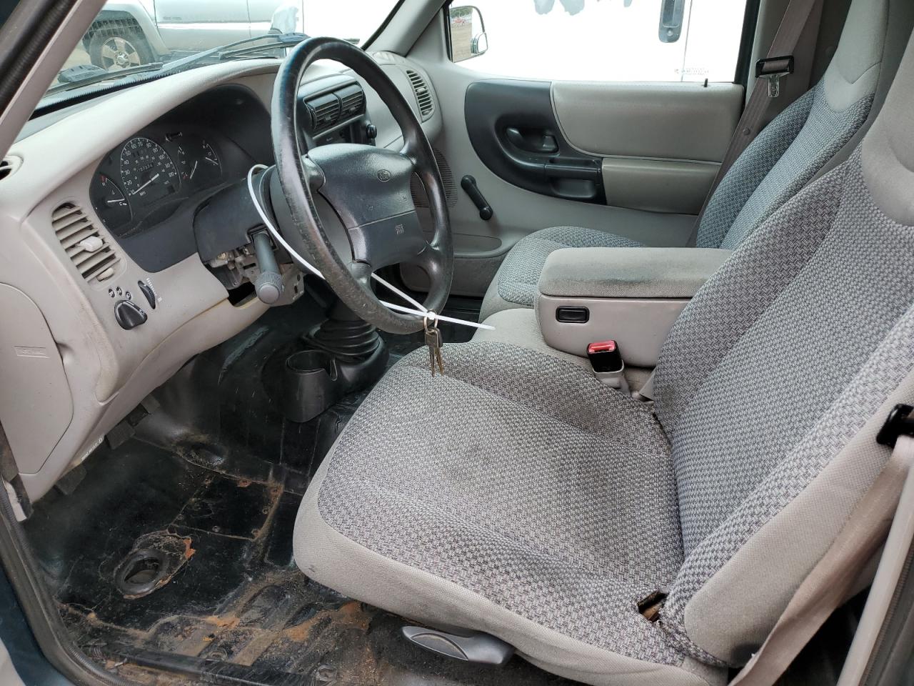 1998 Ford Ranger VIN: 1FTYR10C6WUA48032 Lot: 64736485