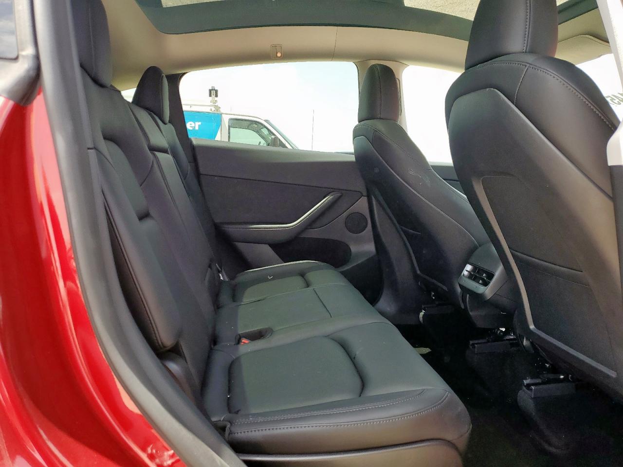2024 Tesla Model Y VIN: 7SAYGAEE8RF011466 Lot: 63335145
