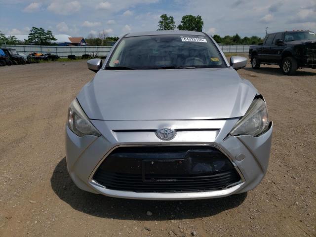  TOYOTA YARIS 2017 Srebrny