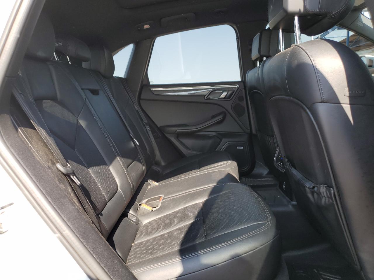 2020 Porsche Macan S VIN: WP1AB2A54LLB35245 Lot: 64357215