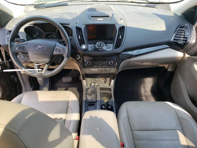  FORD ESCAPE 2017 Czarny