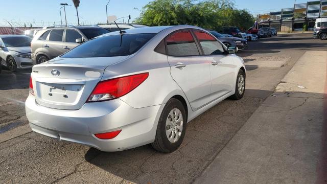 Sedans HYUNDAI ACCENT 2017 Srebrny