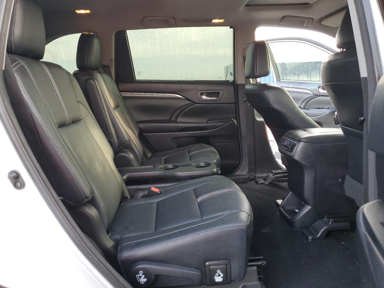 2018 Toyota Highlander Se VIN: 5TDJZRFH9JS823259 Lot: 64882735