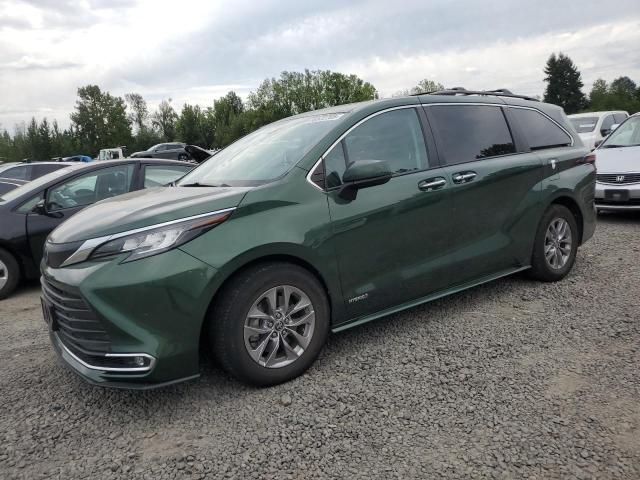 TOYOTA SIENNA XLE 2021