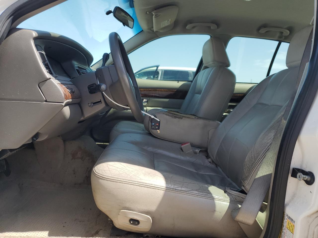2006 Mercury Grand Marquis Gs VIN: 2MEFM74VX6X621171 Lot: 63213535