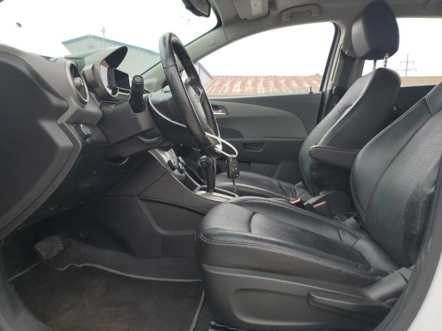 Hatchbacks CHEVROLET SONIC 2015 Biały