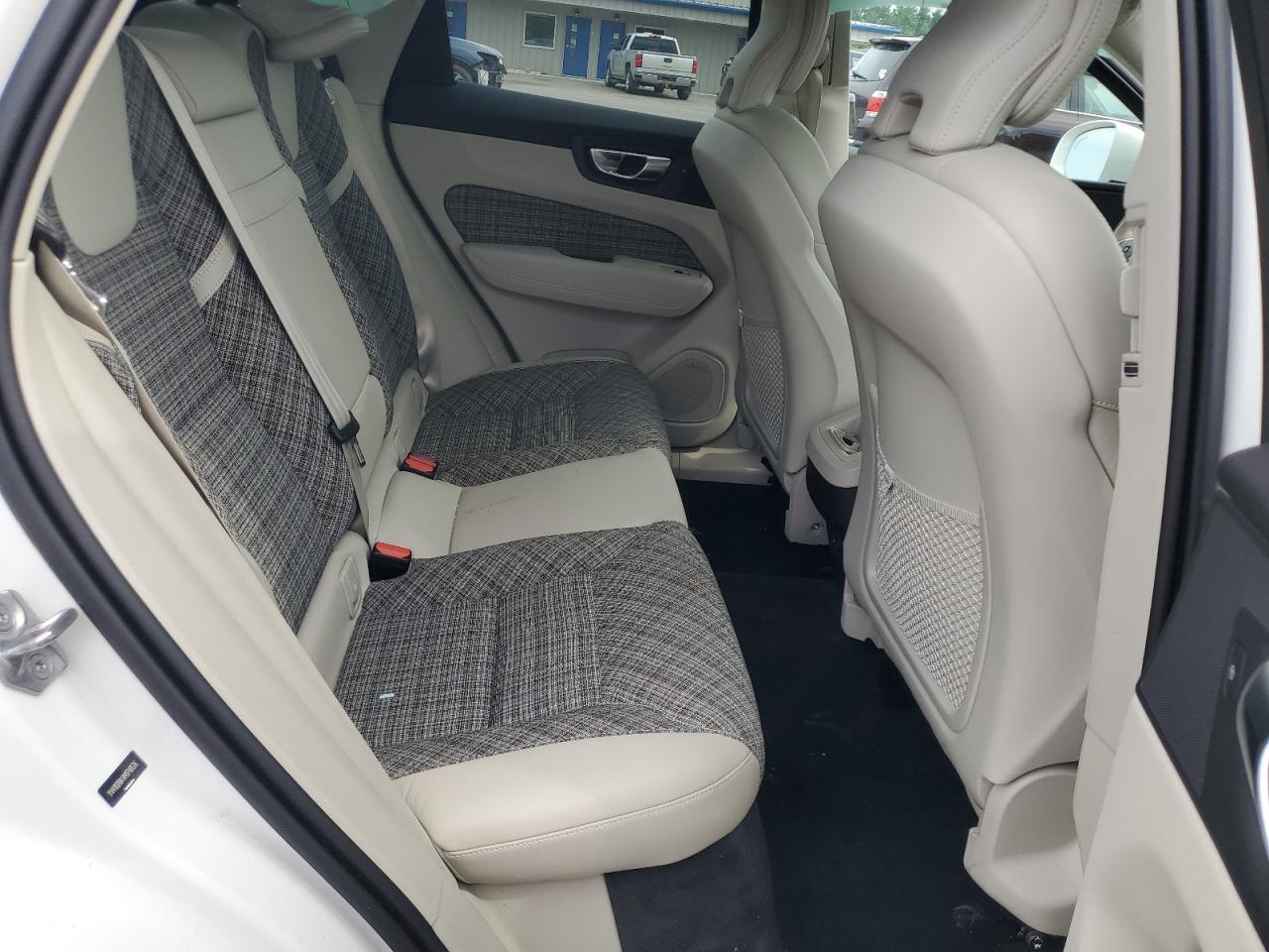 2021 Volvo Xc60 T5 Momentum VIN: YV4102RK4M1748526 Lot: 63523415