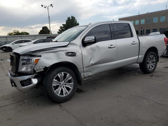  NISSAN TITAN 2017 Серебристый