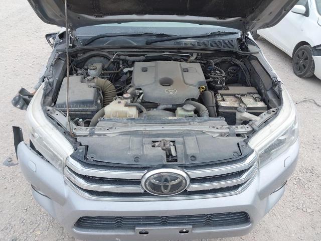 2018 TOYOTA HILUX INVI