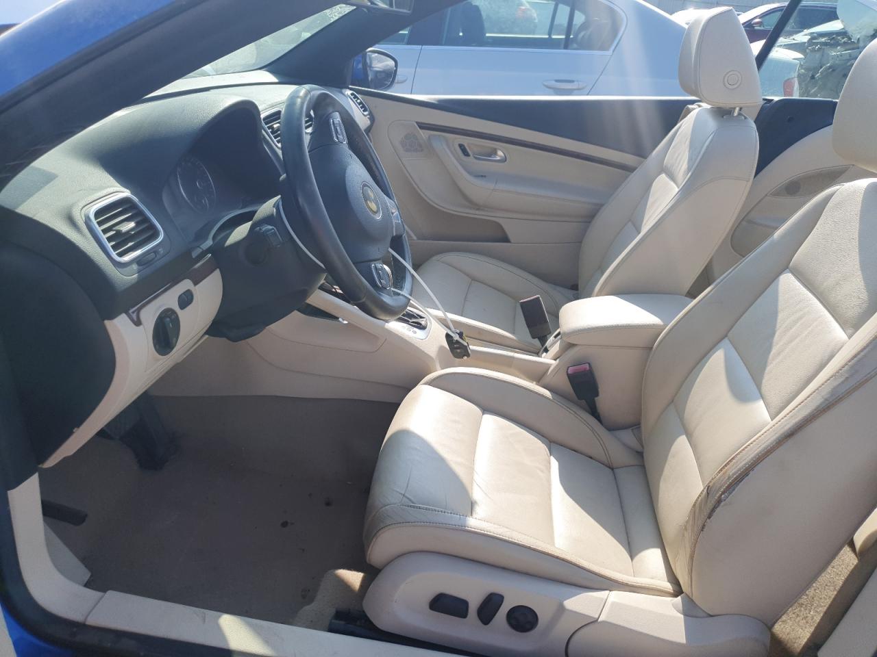 wvwfw7ah8cv013852 WVWFW7AH8CV013852 2012 Volkswagen Eos Lux